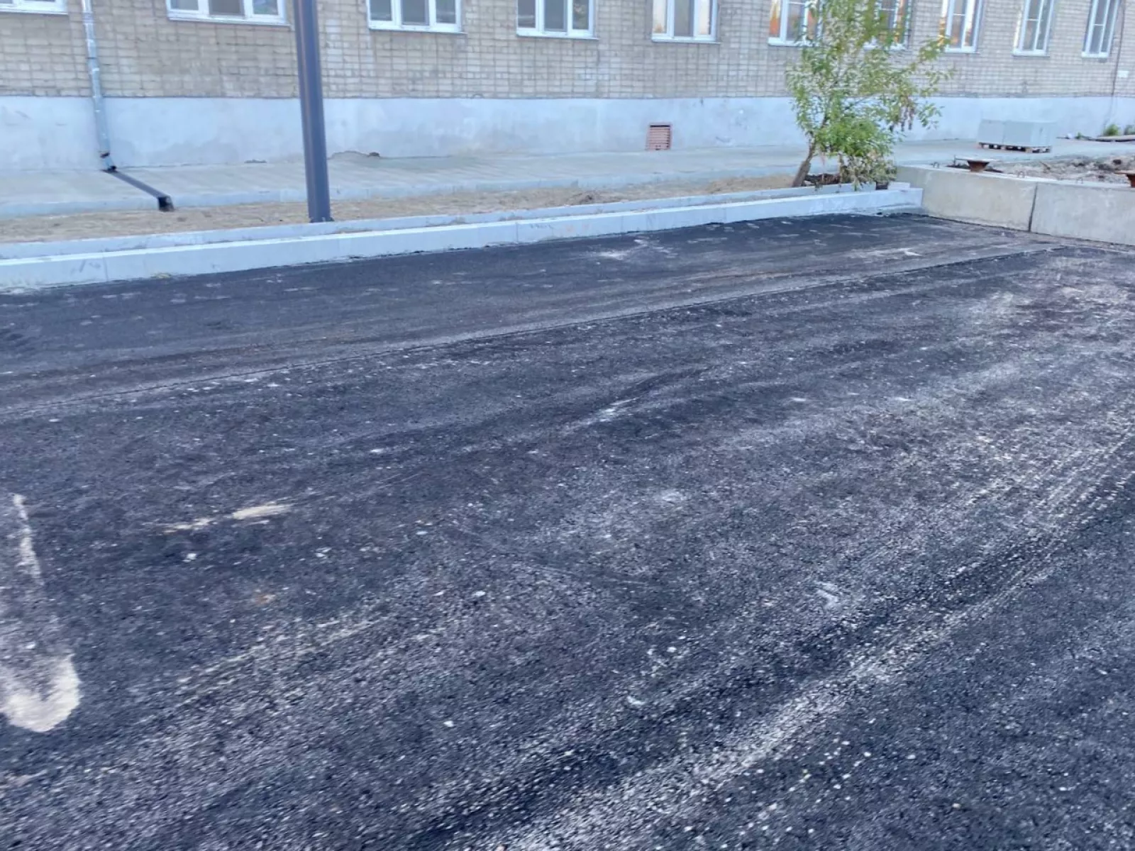Укладка асфальта и бордюров — фото 2