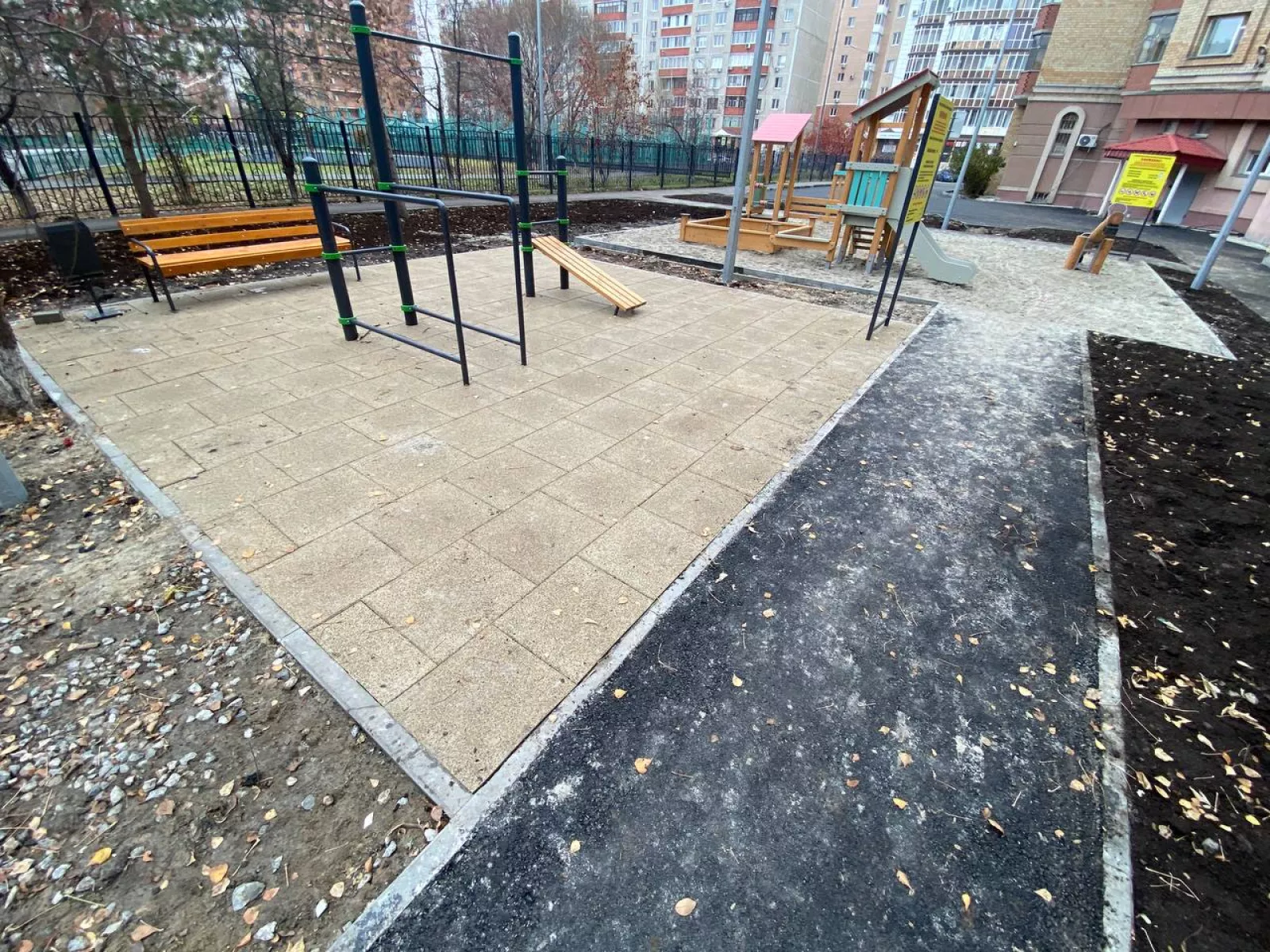 Благоустройство территории во дворе — фото 21